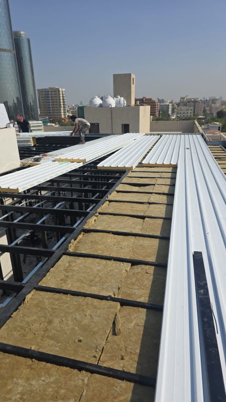 لتركيب سندويش بنل في جدة: الأسعار، الأنواع، وأفضل مقاولي الساندوتش بانل 2026